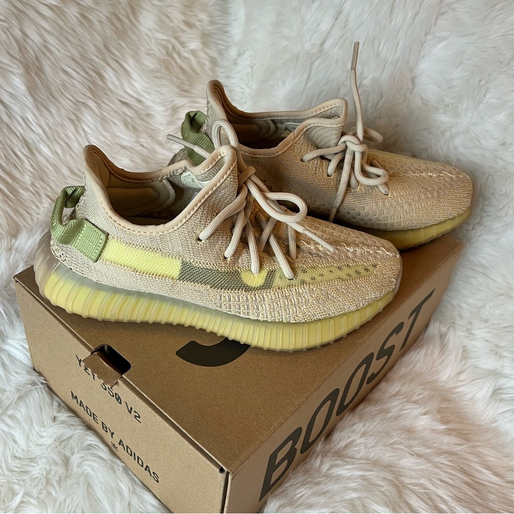 Adidas Yeezy Boost 350 V2 in Flax Size 5.5